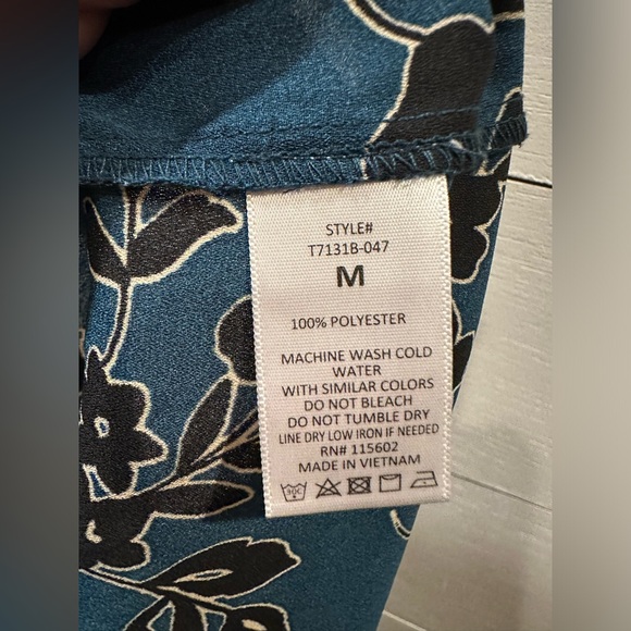 Lush Teal Floral Blouse- Size Medium - Picture 4 of 5